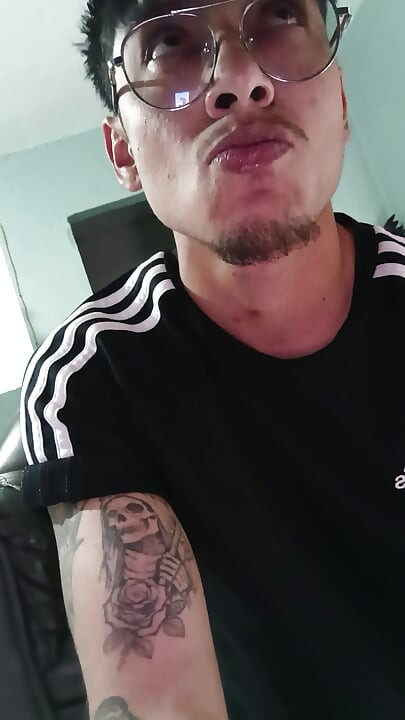 A vizinha quase me pegou batendo uma