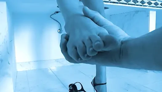 Deutsche Dominanzszene - Blondine in Fetisch-gear