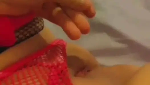 Трахаю мою сочную киску после работы