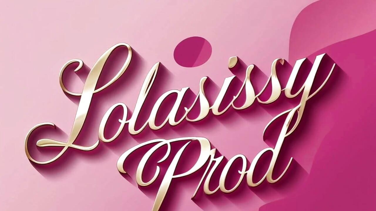 SISSY LOLA KIRMIZI TOPUKLU LATEKS ÇİZMEYİ GİYİYOR VE PENCERESİNDE DEV BİR SİK ALIYOR