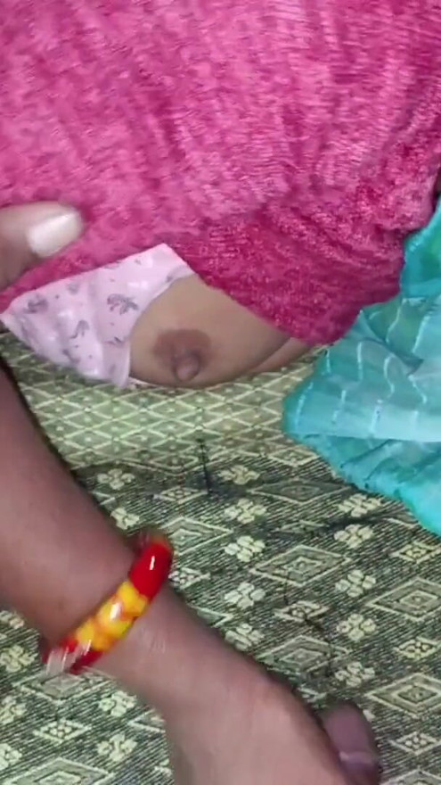 Bade Bhai Saheb's beautiful housewife was given pleasure by sucking the ass of the lad. | Clip 1