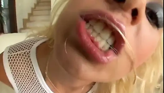 Ganz natürliche rumänische blondine liebt muschi-creampie