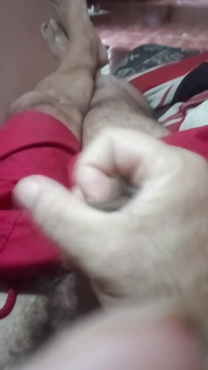 Moje sise pulsiraju, šiklje iz nje obilje gustog mlijeka