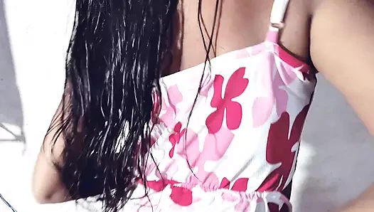 Gadis hot desa lagi pamer memeknya 😺 yang berbulu setelah ganti baju sambil bugil