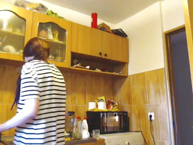 누가 그녀를 따먹고 싶어?