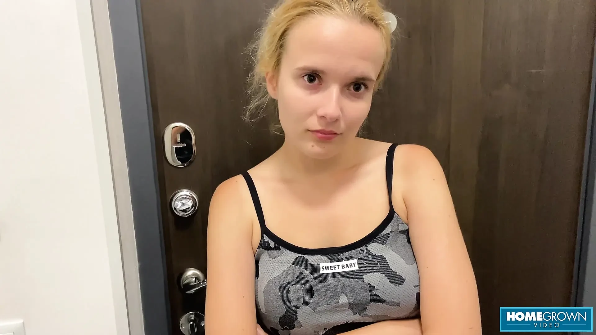 Sexy Blonde Lolipop Seduces A Bank Rep In Hot Yoga Outfit Roleplay