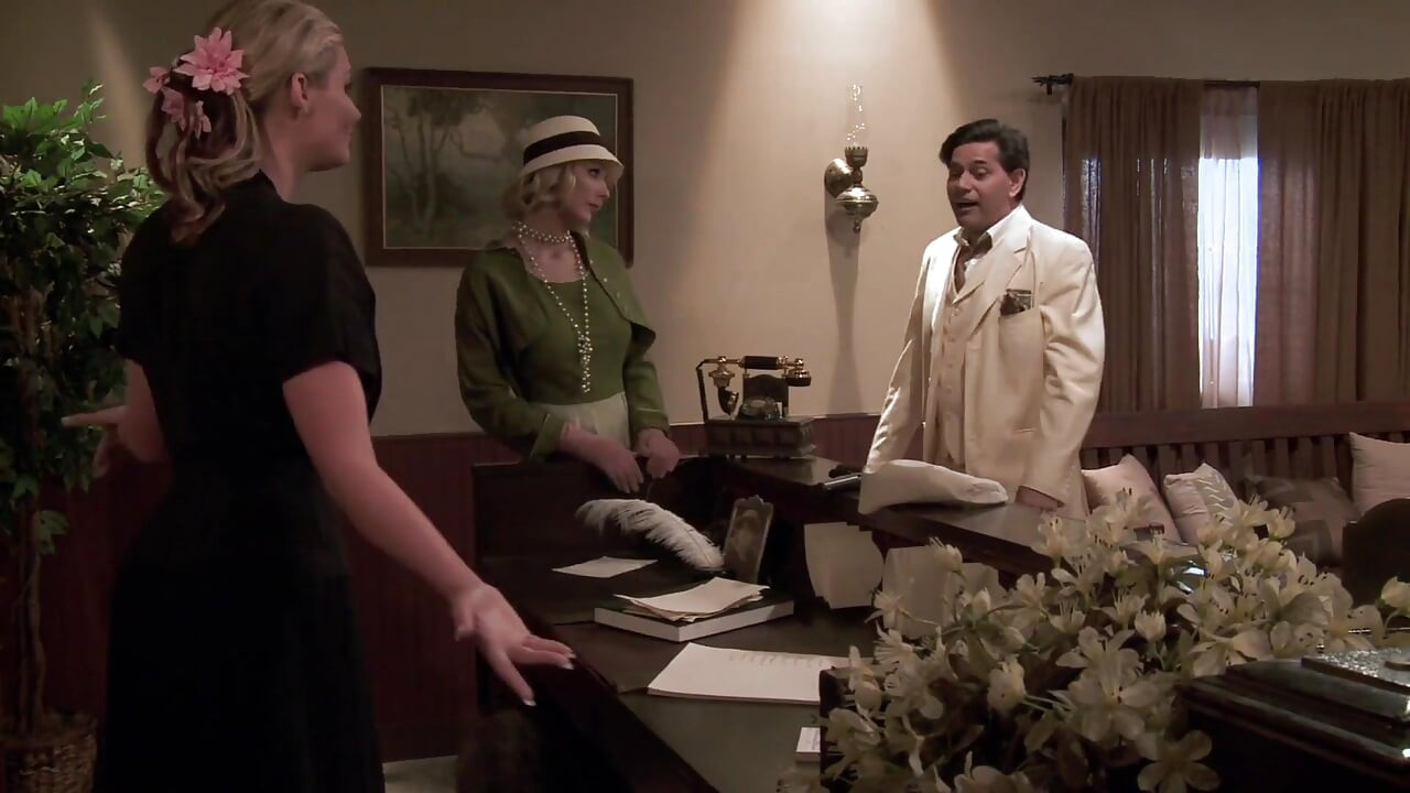 2 perempuan jalang dapatnya dengan keras