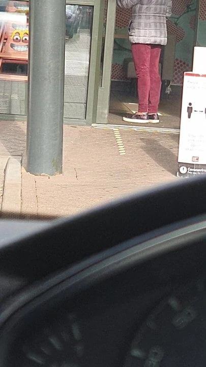 Muslim girl in hijab caught fucking behind the car