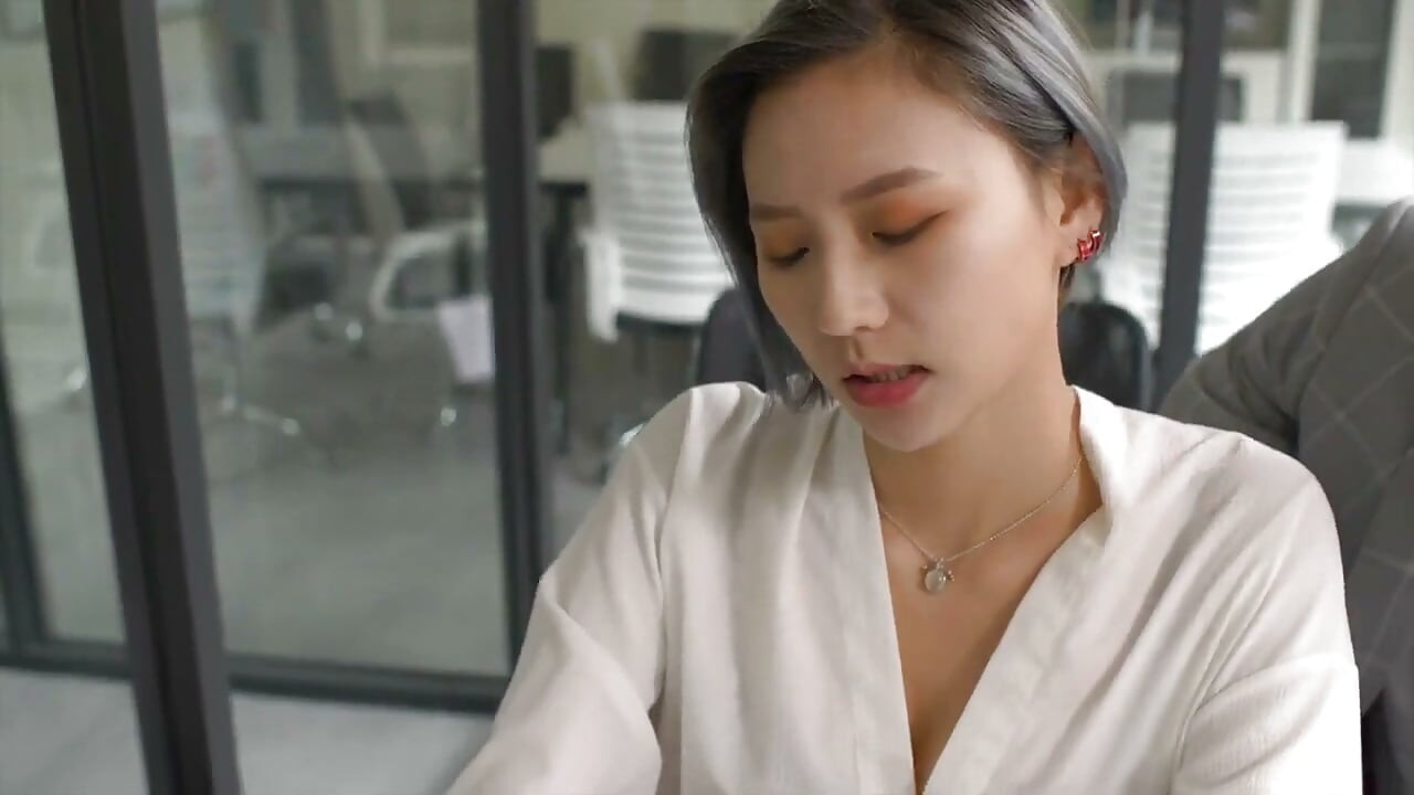 Cô ấy thích thủ dâm sau lưng tôi - perv milfs n teen