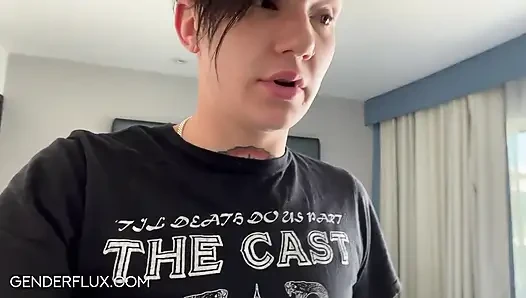 İlk buluşmamızda beni sikecek misin?! Tony Slips ve GenderFlux için April Olsen
