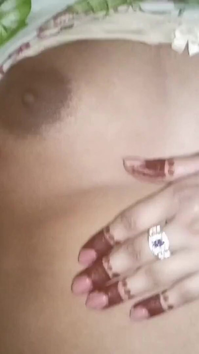 Bhabi jaan k beautiful nipples choossay maza aagaya💦 | Clip 1