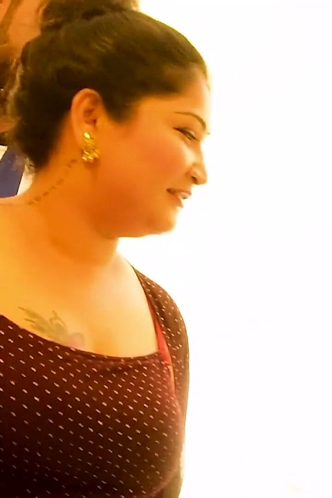 Desi couple love bird fucking each other in hotel