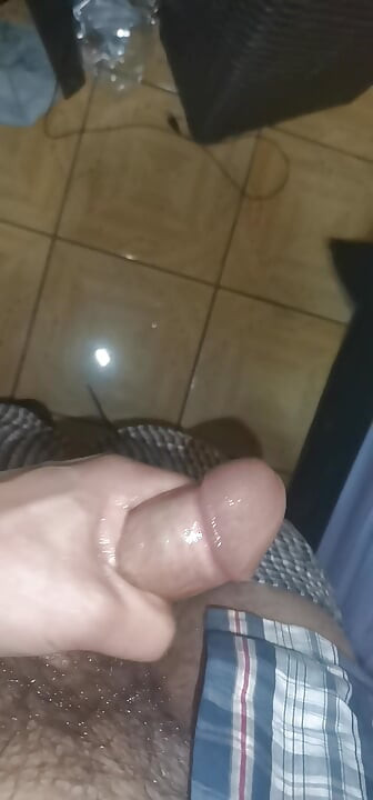 Punheta diária Esfregando o pau duro para Milkshake