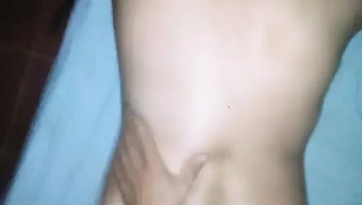 Kız arkadaşımla yatarak sikişiyorum