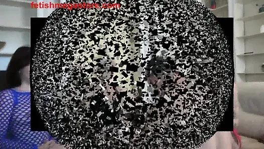 Menampar dan meludahi nyonya