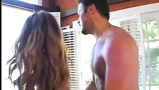 Güzel gençler büyük bir yarağı gırtlağına kadar alıyor