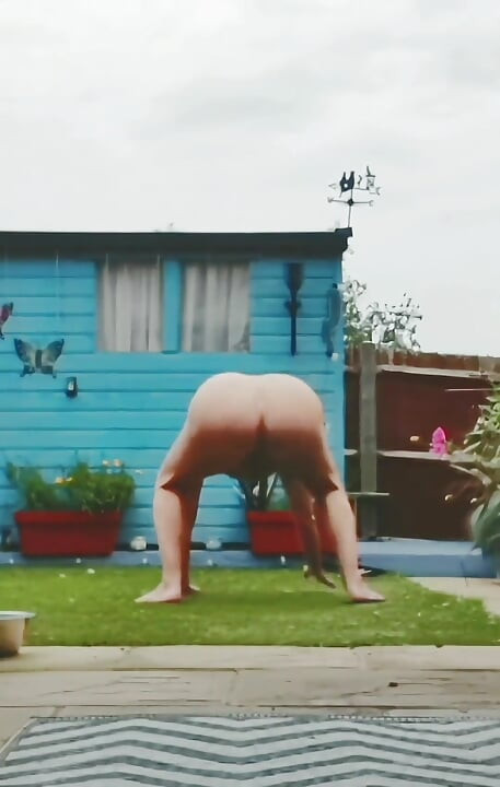 เปิดโปงภาพเปลือยในสวน (ตอน 1)