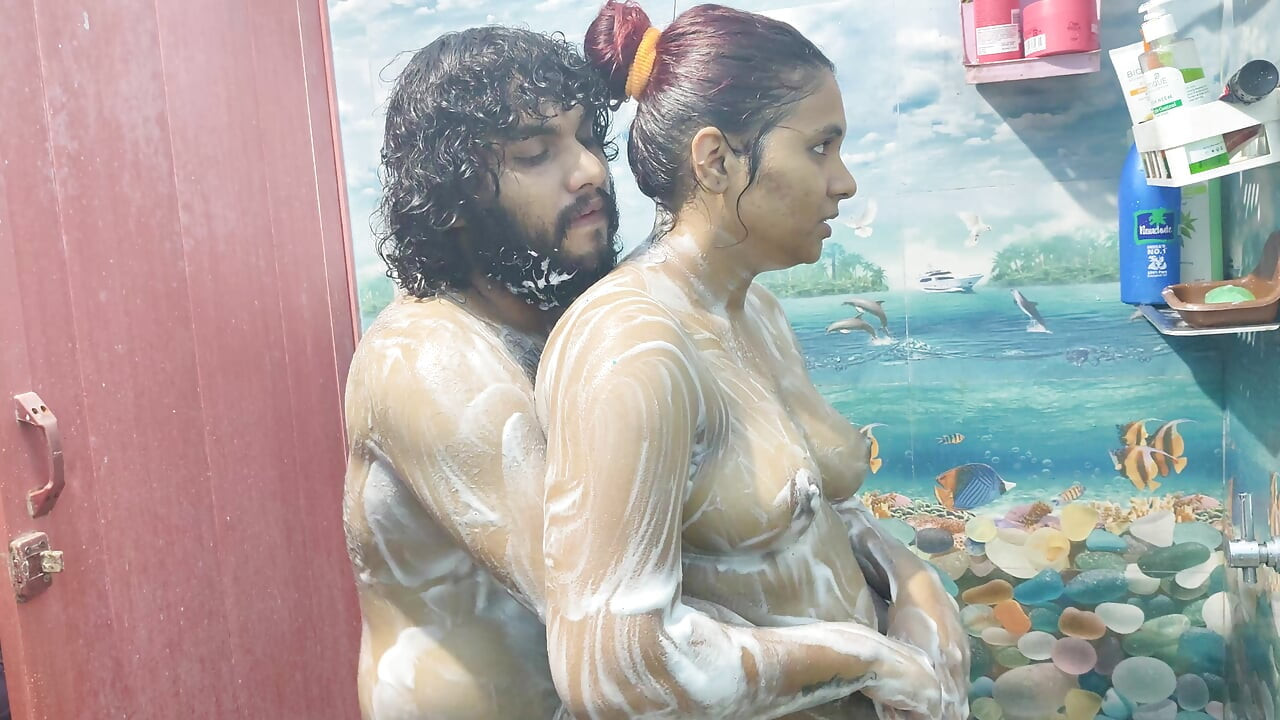 Bath romance with hand job ans penis rub on ass