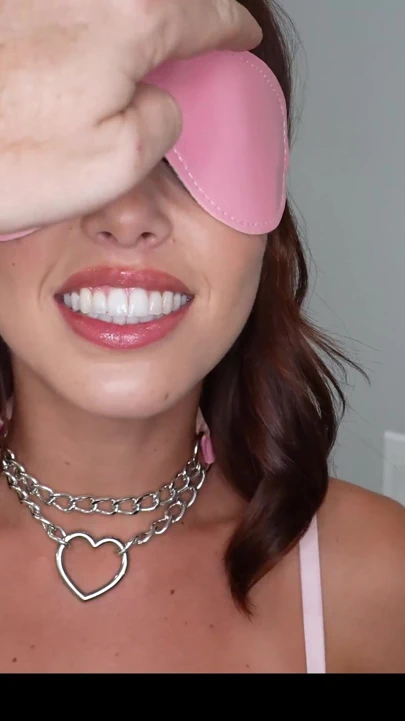 TouchMywife - 蒙住眼睛的家庭主妇需要粗大的鸡巴 - Lilalove | 短片 1