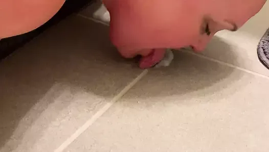 Eating a load on the floor from her freshly fucked ass