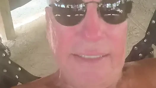 Ateşli eşcinsel yarakla salıncağımda ateşli ve çıplak.