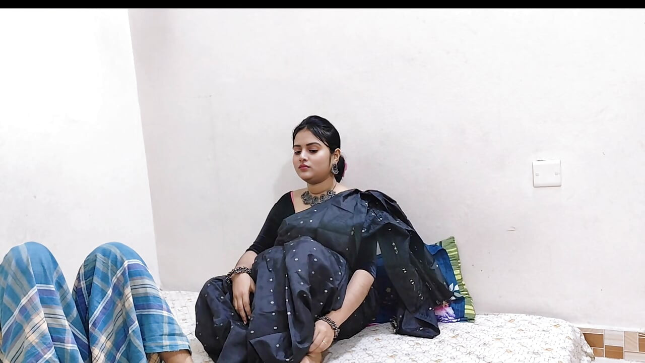 エシタの美しいインド人バービーとデヴォール、ロマンチックで上品なセックスの楽しみ動画。