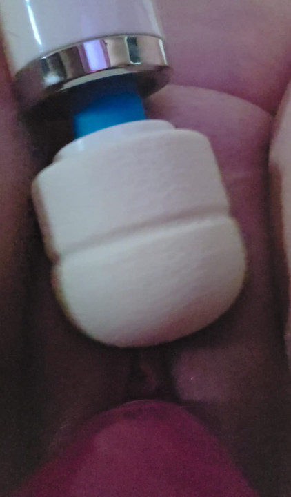 魔杖和粉红色的阴户