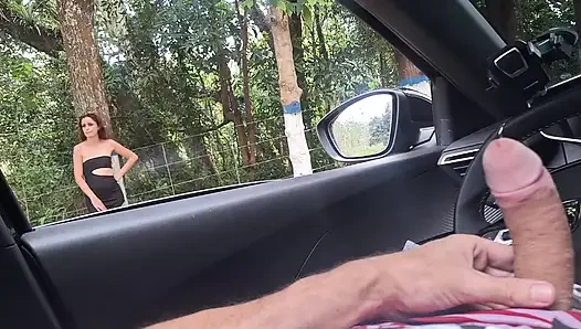 Pamer kontol ke seorang gadis di dalam mobil!