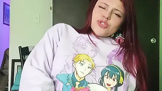 сосет дилдо!! (Вкусное)