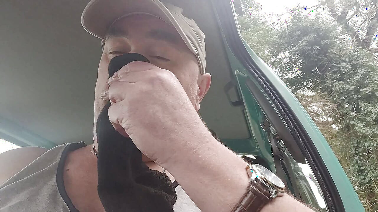 I stink of feet in my car before drinking my piss and jerking off outside like a good big pot-bellied pig on display!