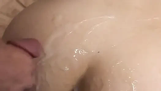 Крошечную тинку разбили в тройничке с двойным проникновением