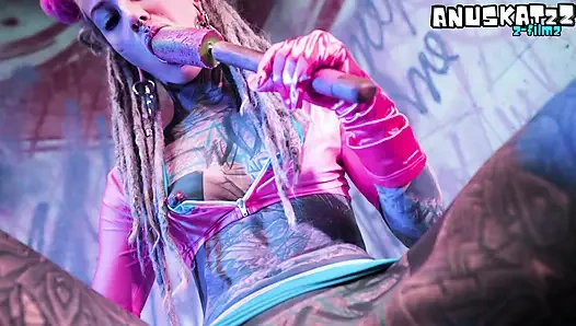 Темная готическая крошка с полным рукавом, Татс, двойное проникновение, ее задница и киска, соло - потная игрушка и трах задницы в рот