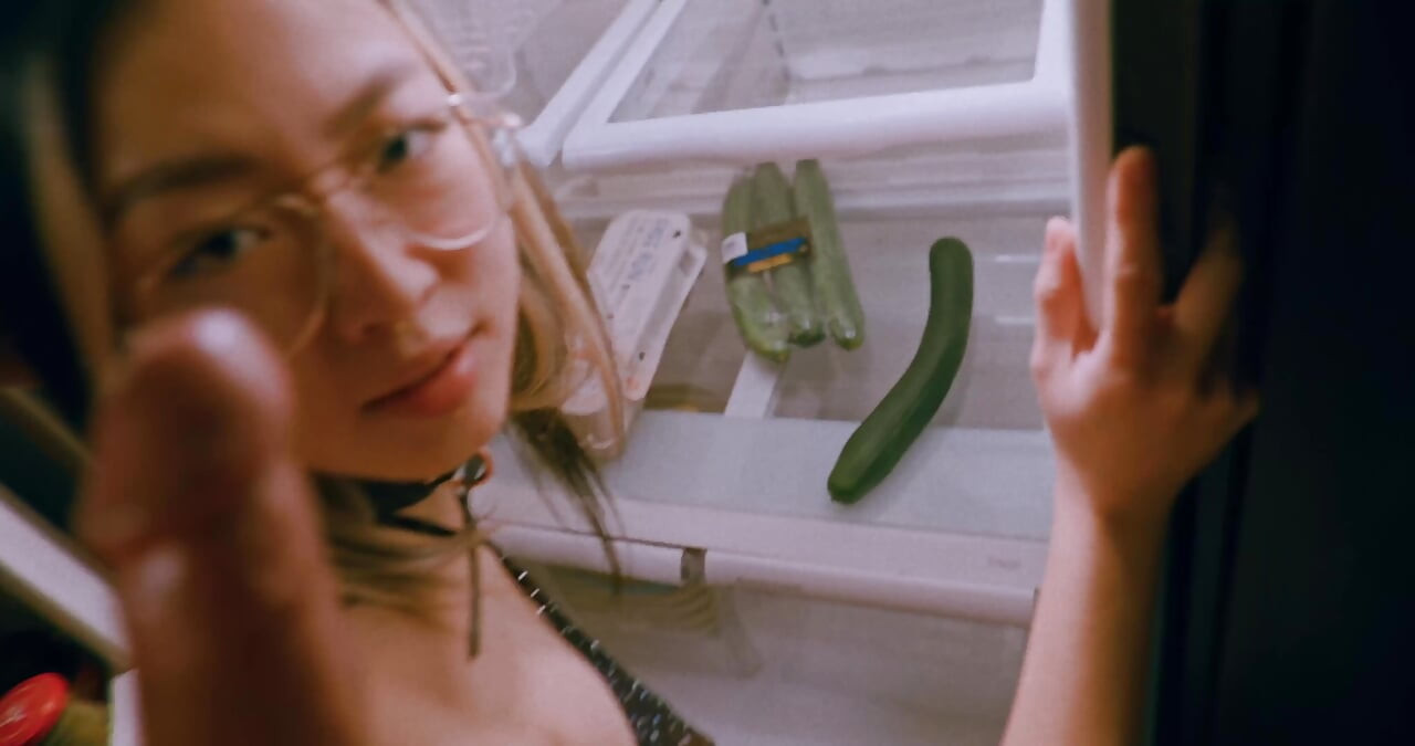 อาหารว่างยามดึกในห้องครัวกลายเป็นโปรตีนบนหน้า