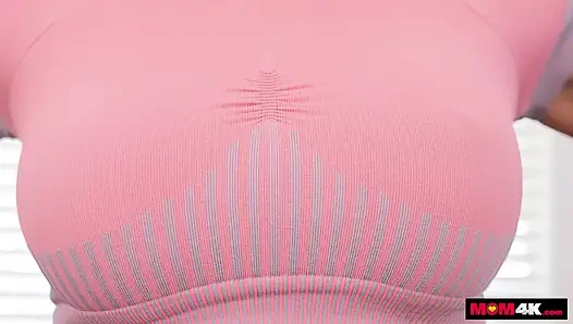 Спермоприемник милфа заставляет личного тренера осушить большой черный член в ней