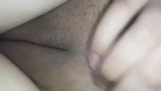 My wife play with her pussy & scratching it