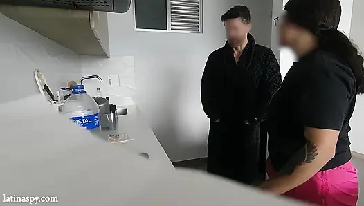 кухня с латинскими сисечками, часть 1