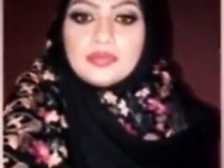 Arabischer Hijabi strippt für mich