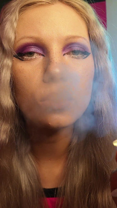 Sexy Teen Smoking a Cigarette and Shaking Her Tits!
