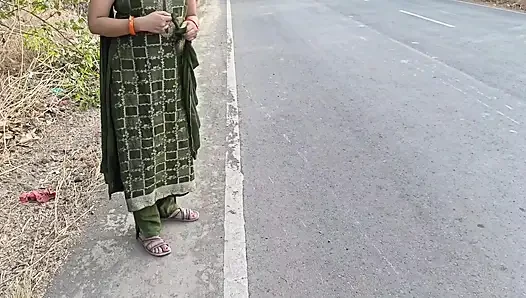 Road se gadis ko 15 hazar mai ghar lejar choda