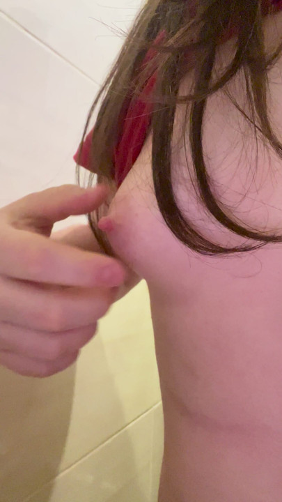 สัมผัสนมแก้ผ้าของกู