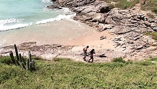 Ngentot memek latinku di pantai