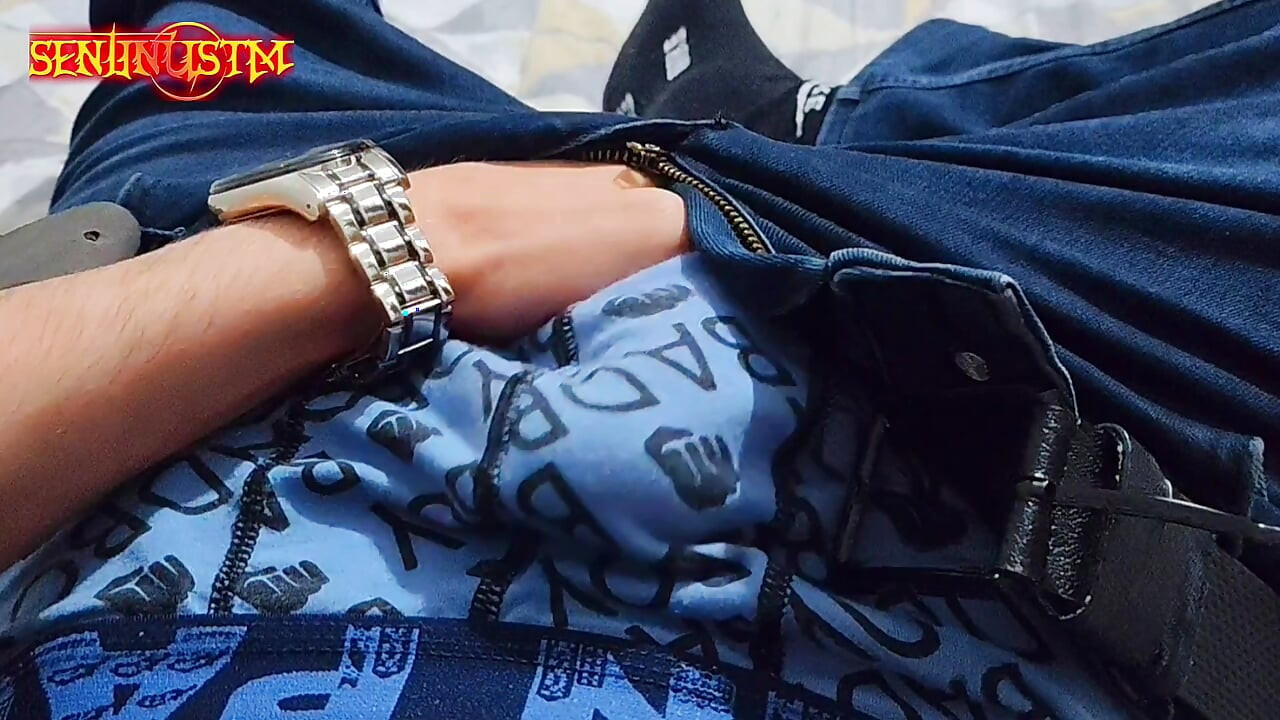 Krásná dívka si to vezme do úst