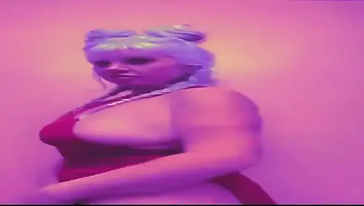 Canlandı.. Ne için? Senin Kırmızı Roketin için. Elbette