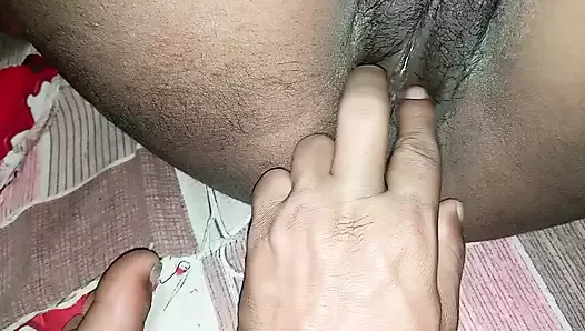 Sexy babhi ki sexy hot body and hairy pussy.