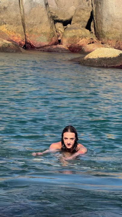 Come and have some sea with me.