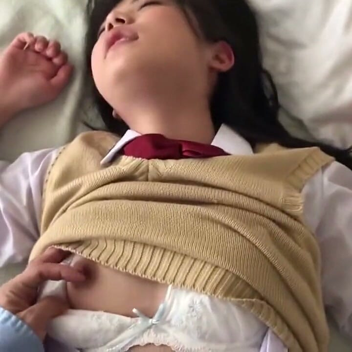Bintang porno Jepang lagi asik ngentot pakai cosplay pribadi -bagian.1