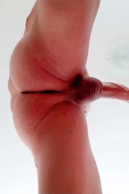 Oralni creampie, jebanje male pičke, ekstremno u grlo!!