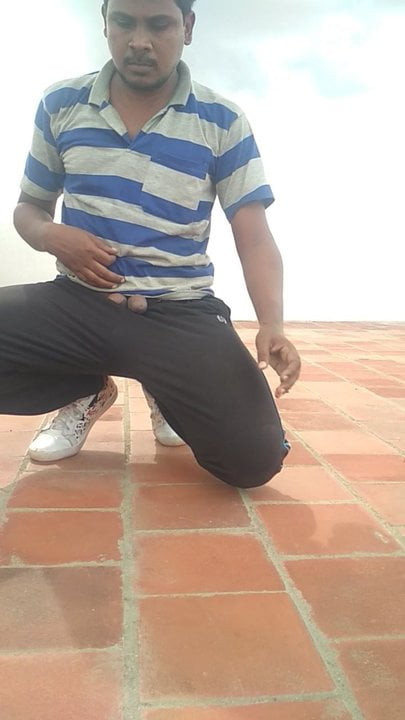 Sneaker gay handjob