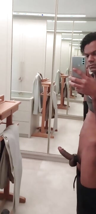 Masturbare la munca mea