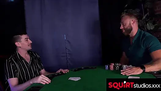Jack Hunter brogans'ın büyük yarağını dibine kadar alarak poker borcunu ödüyor